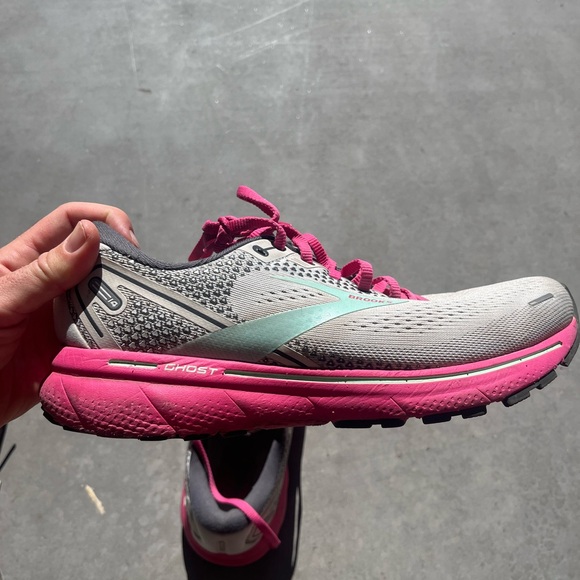 Brooks Ghost running shoes - Picture 2 of 3